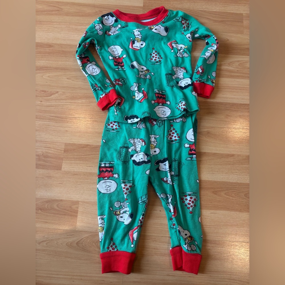 Peanuts - Snoopy &‎ Friends Christmas Pajamas -5/$25